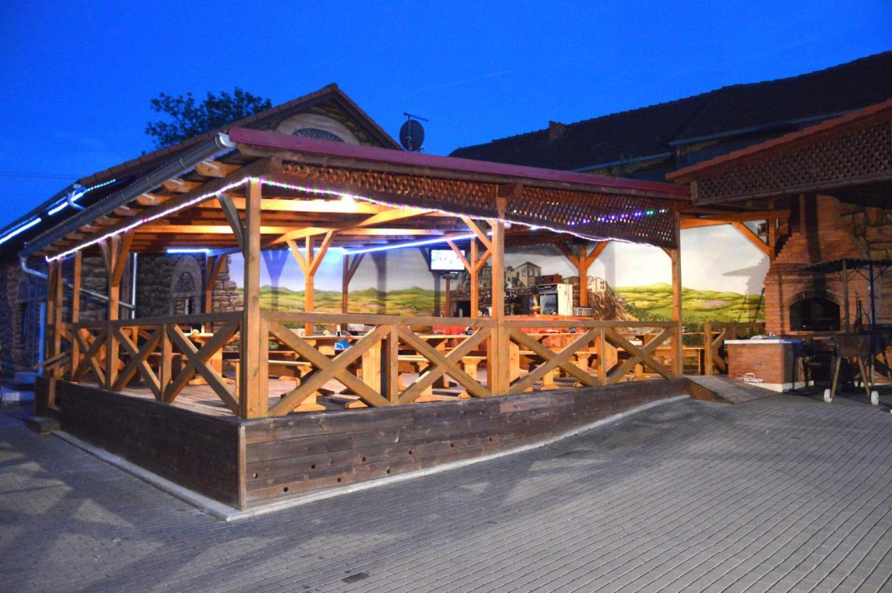 הוילה Puclice Wellness Club מראה חיצוני תמונה